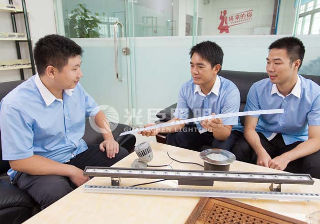 光臣照明工程師研討產品開發