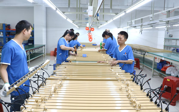 米黃色洗墻燈生產圖