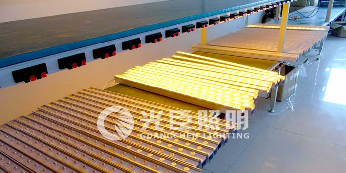 LED線(xiàn)條燈