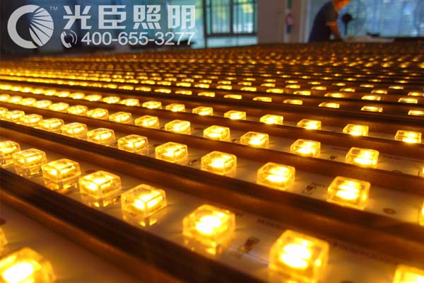 LED線(xiàn)條燈