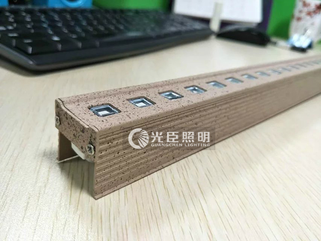LED線(xiàn)條燈